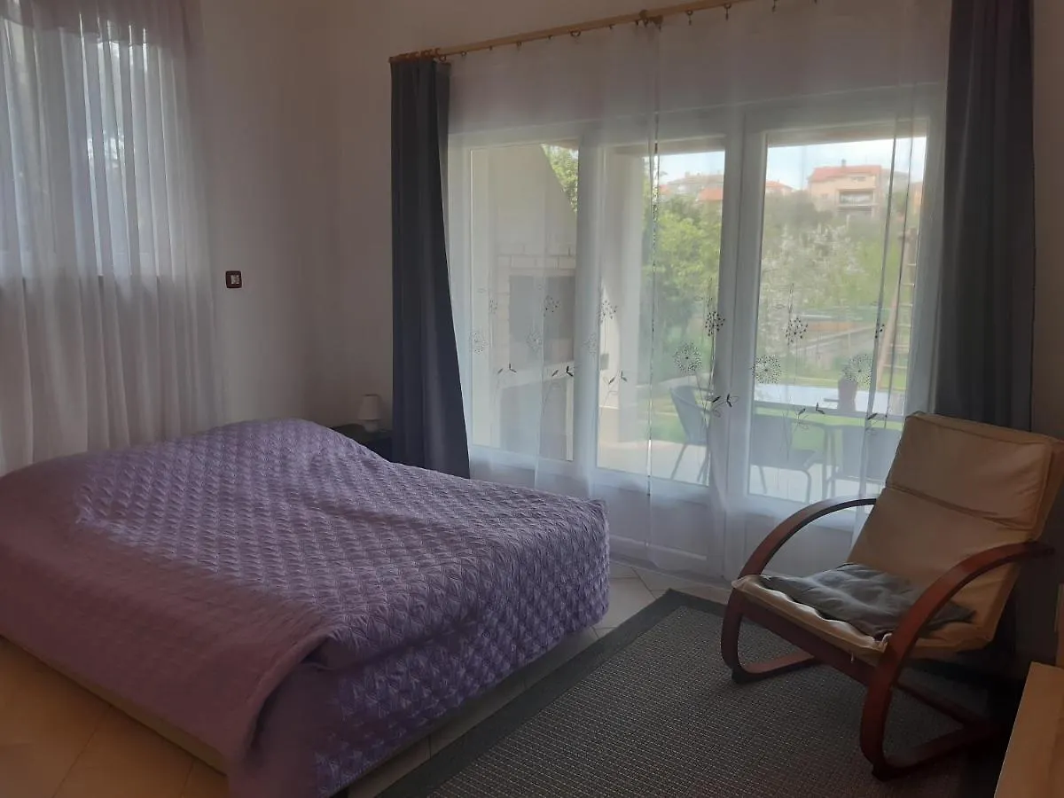 Apartment Green Garden Pula