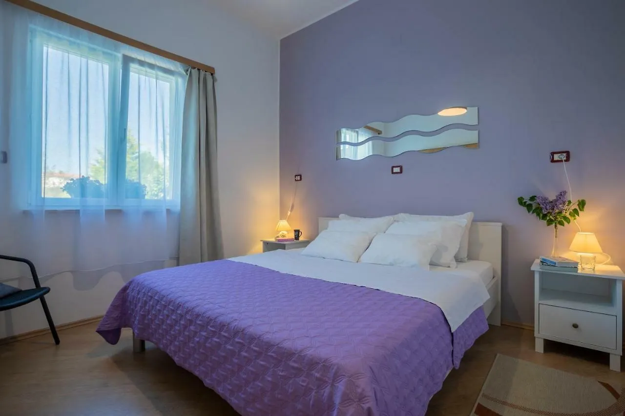 Apartment Green Garden Pula